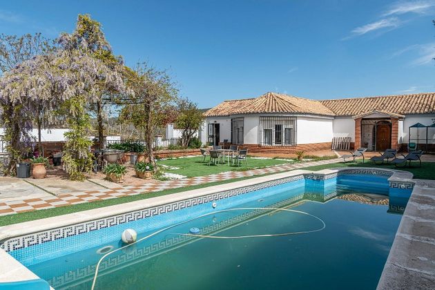 Foto 1 de Xalet en venda a Huétor Vega de 3 habitacions amb terrassa i piscina