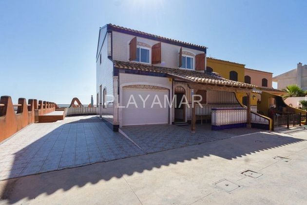 Foto 1 de Venta de casa adosada en El Faro - El Dossel de 4 habitaciones con terraza y garaje