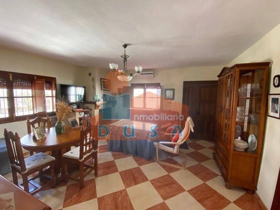 Foto 1 de Casa en venda a Yunquera de 6 habitacions amb terrassa i jardí
