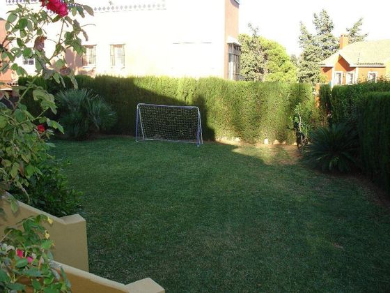 Foto 2 de Venta de casa adosada en Guadalmina de 5 habitaciones con piscina y jardín