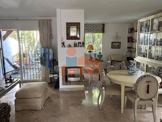 Foto 2 de Casa en lloguer a Los Naranjos - Las Brisas de 3 habitacions amb terrassa i piscina