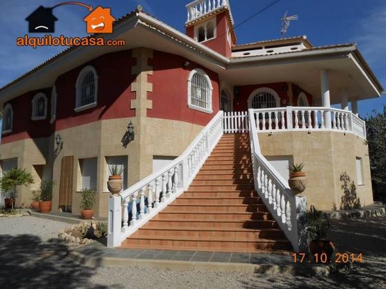 Foto 1 de Chalet en venta en Alcantarilla de 5 habitaciones con terraza y piscina