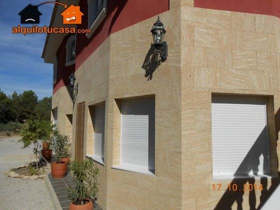 Foto 2 de Chalet en venta en Alcantarilla de 5 habitaciones con terraza y piscina