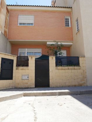 Foto 2 de Casa en venda a Alberca de 4 habitacions amb terrassa i garatge