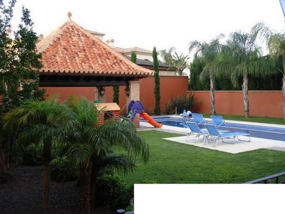 Foto 1 de Xalet en lloguer a El Zaudín - Club de Golf de 7 habitacions amb terrassa i piscina
