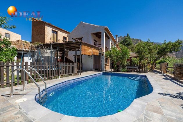 Foto 2 de Venta de casa en Nigüelas de 4 habitaciones con terraza y piscina