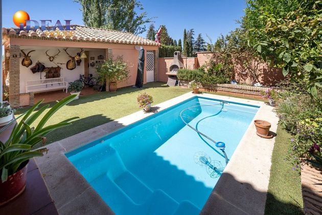 Foto 1 de Casa adossada en venda a Albolote de 3 habitacions amb terrassa i piscina