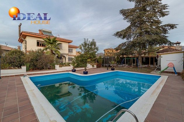Foto 1 de Venta de chalet en Gójar de 8 habitaciones con terraza y piscina