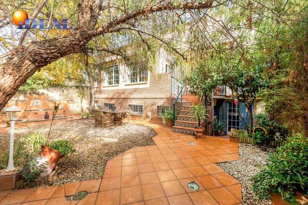 Foto 1 de Casa adossada en venda a Cerrillo de Maracena - Periodistas de 4 habitacions amb terrassa i piscina
