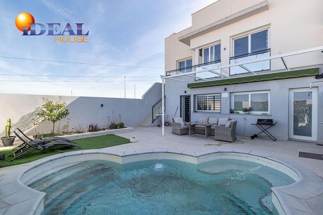 Foto 1 de Casa en venta en Calicasas de 3 habitaciones con terraza y piscina