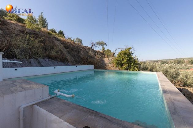 Foto 2 de Xalet en venda a Iznalloz de 3 habitacions amb terrassa i piscina