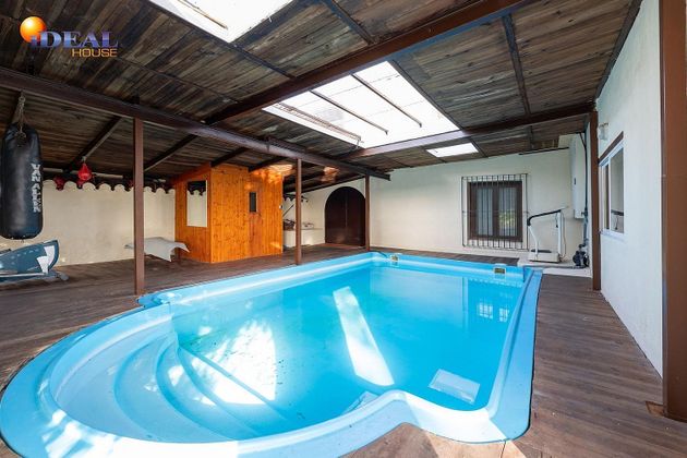 Foto 1 de Venta de chalet en Otura de 5 habitaciones con terraza y piscina
