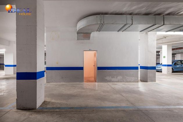 Foto 2 de Garaje en venta en calle Obispo Hurtado de 31 m²