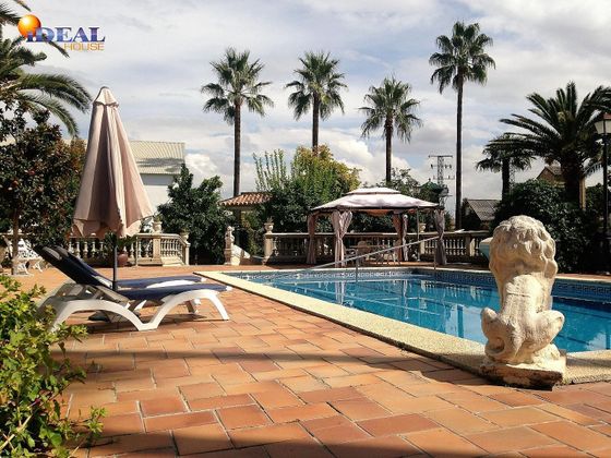 Foto 2 de Xalet en venda a Camino de Ronda - Rosaleda de 6 habitacions amb terrassa i piscina