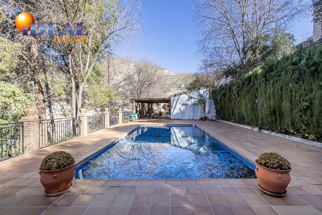 Foto 2 de Xalet en venda a Barrio de la Vega de 10 habitacions amb piscina i jardí