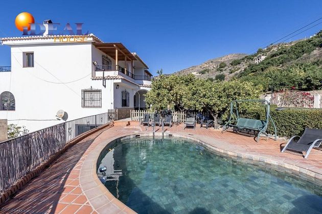Foto 2 de Xalet en venda a Guajares (Los) de 8 habitacions amb terrassa i piscina
