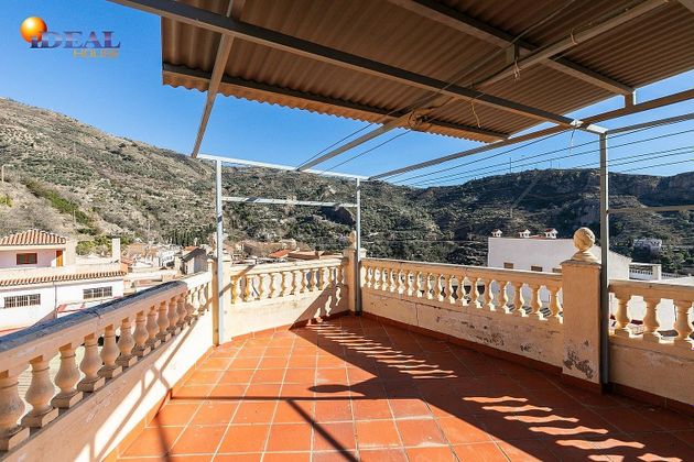 Foto 1 de Casa en venda a Lanjarón de 6 habitacions amb terrassa i calefacció