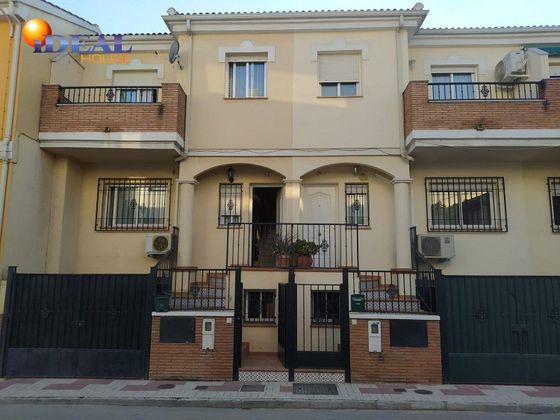 Foto 2 de Casa en lloguer a Maracena de 3 habitacions amb terrassa i mobles
