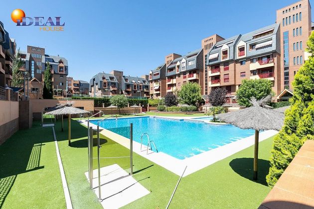 Foto 1 de Pis en venda a Bola de Oro - Serrallo de 2 habitacions amb terrassa i piscina