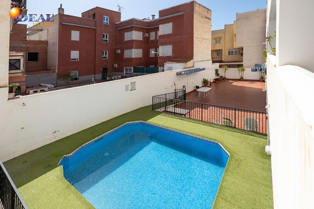 Foto 2 de Venta de piso en Atarfe de 2 habitaciones con terraza y piscina