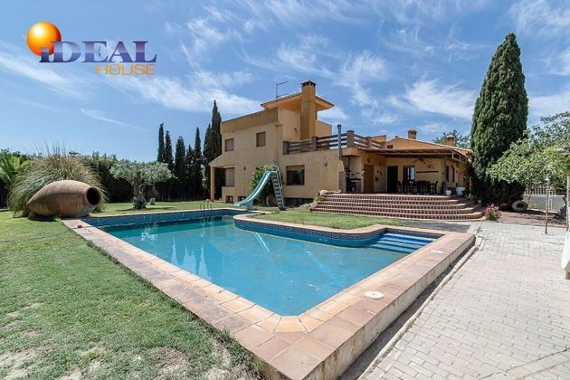 Foto 1 de Xalet en venda a Alhendín de 7 habitacions amb terrassa i piscina