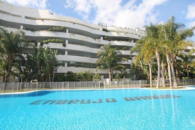 Foto 1 de Àtic en lloguer a Puerto Banús de 4 habitacions amb terrassa i piscina
