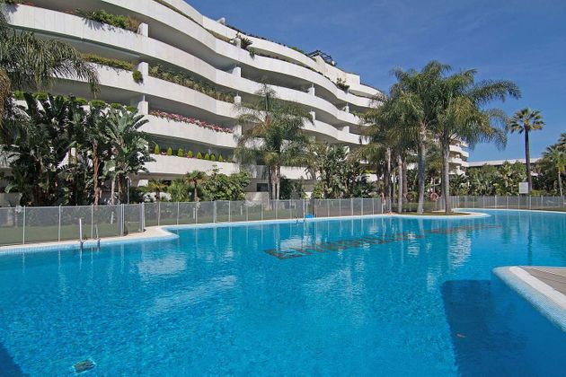 Foto 2 de Àtic en lloguer a Puerto Banús de 4 habitacions amb terrassa i piscina