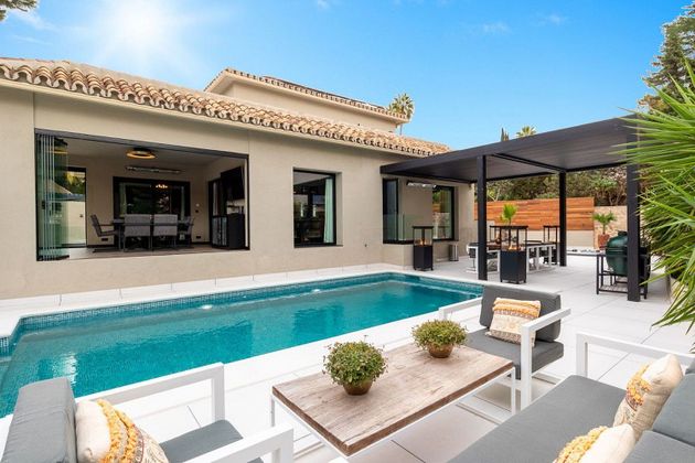 Foto 1 de Xalet en venda a Cabo Pino - Reserva de Marbella de 3 habitacions amb terrassa i piscina