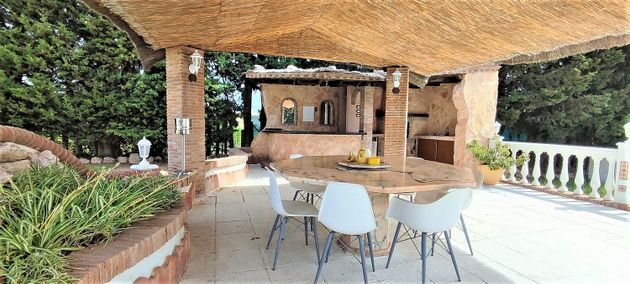 Foto 2 de Xalet en lloguer a El Padrón - El Velerín - Voladilla de 4 habitacions amb terrassa i piscina