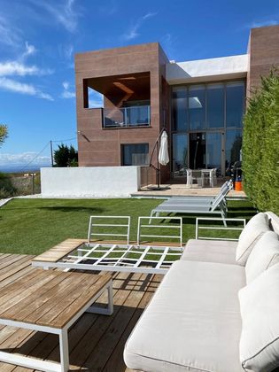 Foto 1 de Casa adossada en lloguer a Benahavís de 6 habitacions amb terrassa i piscina