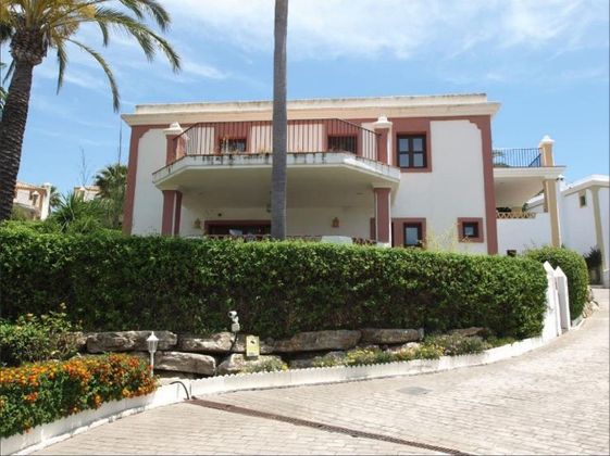 Foto 1 de Casa adossada en venda a El Padrón - El Velerín - Voladilla de 5 habitacions amb terrassa i piscina