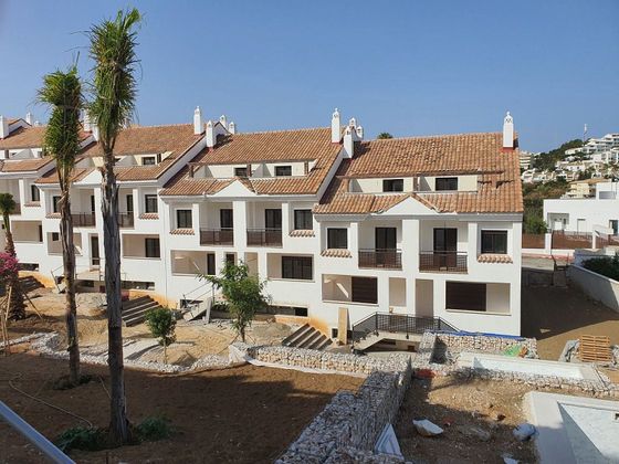 Foto 1 de Venta de casa adosada en Calahonda de 3 habitaciones con terraza y piscina