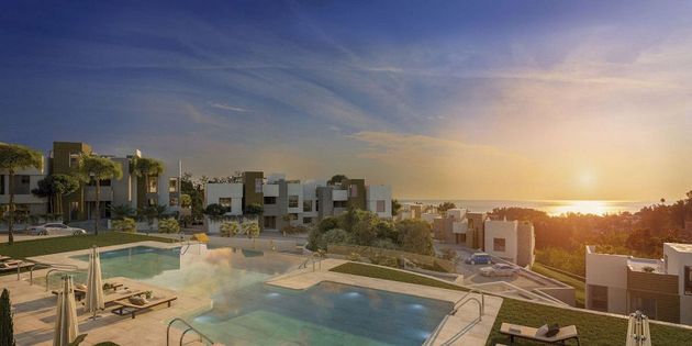 Foto 2 de Pis en venda a Cabo Pino - Reserva de Marbella de 3 habitacions amb terrassa i piscina