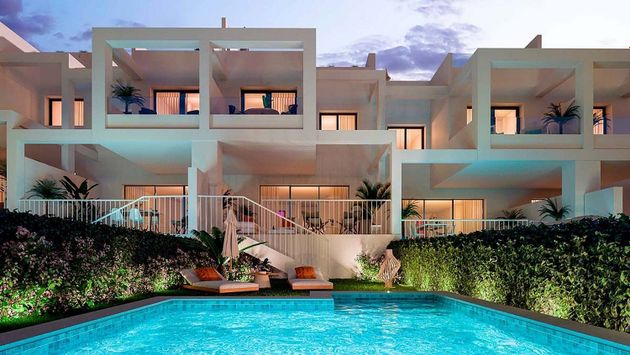 Foto 1 de Casa adosada en venta en Chullera de 3 habitaciones con terraza y piscina