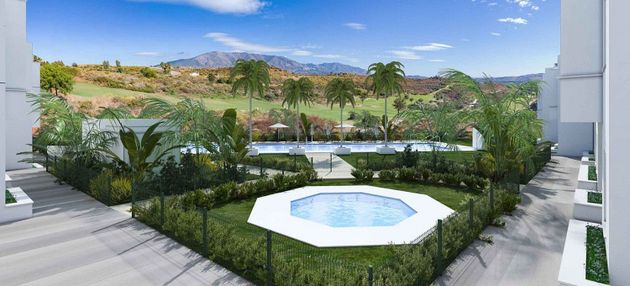 Foto 2 de Casa adossada en venda a Calahonda de 3 habitacions amb terrassa i piscina