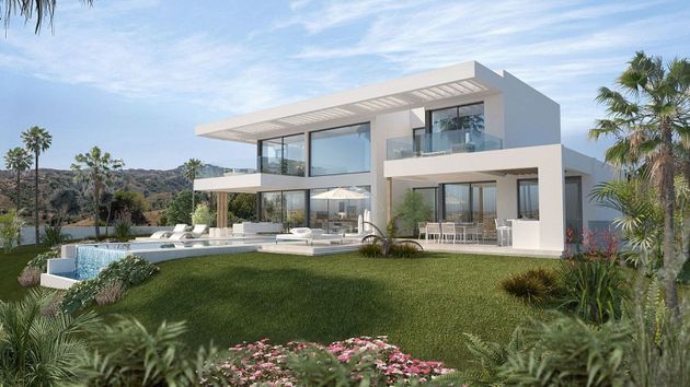 Foto 2 de Xalet en venda a Calahonda de 5 habitacions amb terrassa i piscina