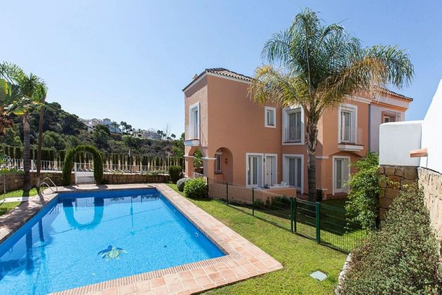 Foto 1 de Alquiler de casa en urbanización Andalucia L de 2 habitaciones con terraza y piscina
