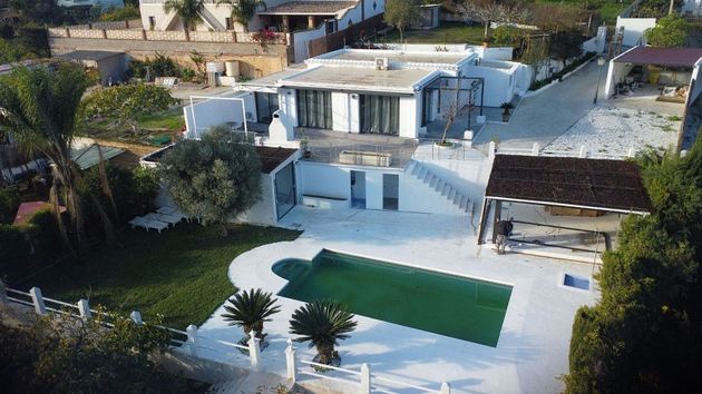 Foto 1 de Xalet en venda a Los Monteros - Bahía de Marbella de 4 habitacions amb terrassa i piscina