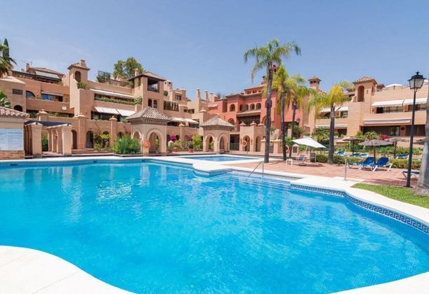 Foto 2 de Àtic en venda a urbanización Cartuja del Golf de 4 habitacions amb terrassa i piscina