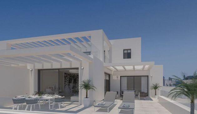 Foto 1 de Àtic en venda a calle Caserío de 3 habitacions amb terrassa i piscina