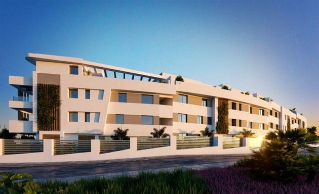Foto 2 de Dúplex en venda a urbanización Lugar Guadalmina Alta de 3 habitacions amb terrassa i piscina