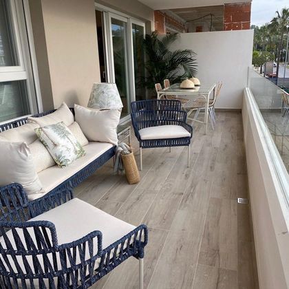 Foto 1 de Piso en venta en calle Miguel Delibes de 3 habitaciones con terraza y piscina