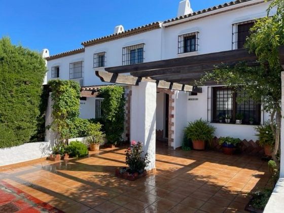 Foto 1 de Casa en venda a calle Jardines de la Duquesa de 3 habitacions amb terrassa i piscina