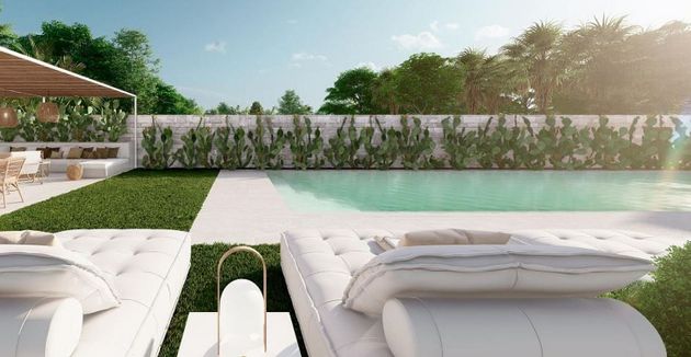 Foto 1 de Dúplex en venda a calle Nva Andaluc de 5 habitacions amb terrassa i piscina
