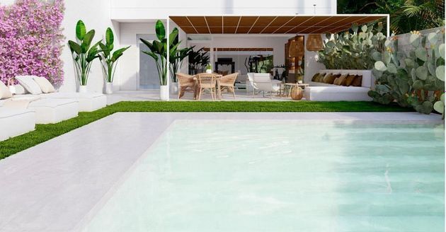 Foto 2 de Dúplex en venta en calle Nva Andaluc de 5 habitaciones con terraza y piscina