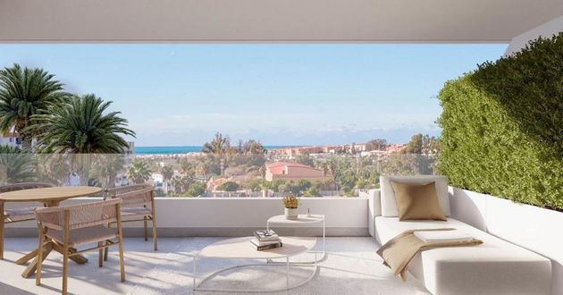 Foto 1 de Àtic en venda a calle Nva Andaluc de 4 habitacions amb terrassa i piscina