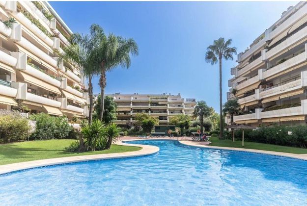 Foto 2 de Ático en venta en calle De Cortes de 3 habitaciones con terraza y piscina