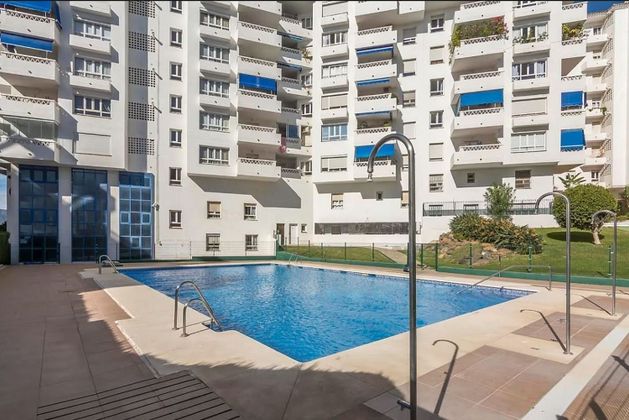 Foto 1 de Piso en venta en calle Nva Andaluc de 4 habitaciones con terraza y piscina