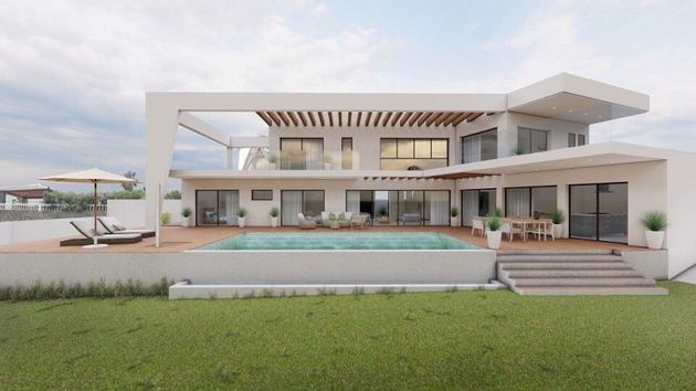 Foto 1 de Xalet en venda a El Faro de Calaburra - Chaparral de 6 habitacions amb terrassa i piscina