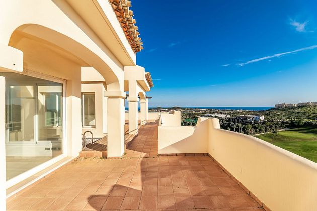 Foto 1 de Àtic en venda a El Faro de Calaburra - Chaparral de 8 habitacions amb terrassa i piscina